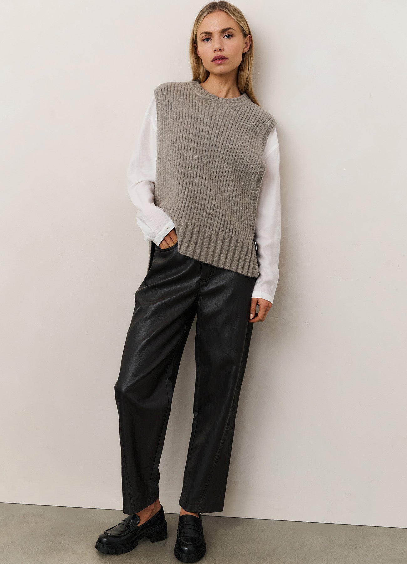 Boatneck Sweater With Fringes : Brown Melange 990172
