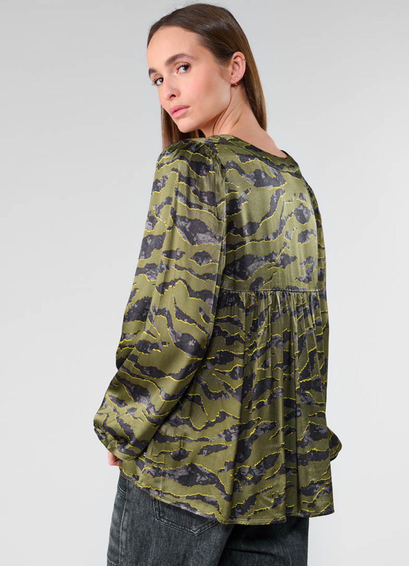 Top : Khaki