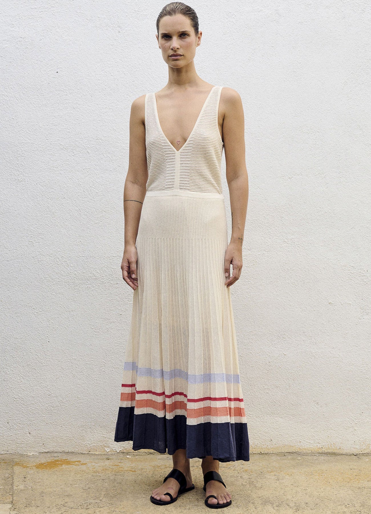 Dress : Unique Colour