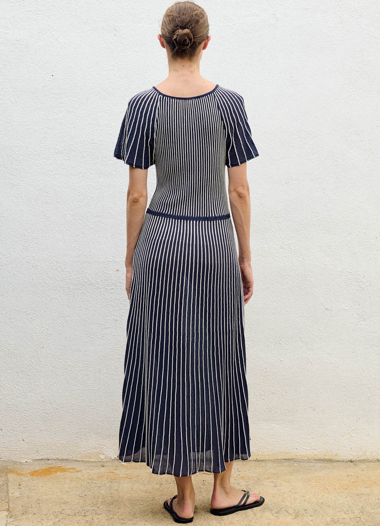 Dress : Unique Colour