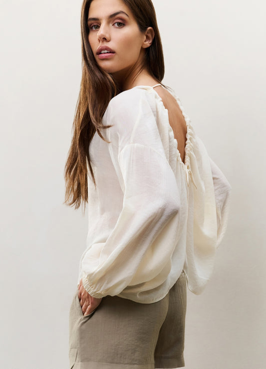 Crinkle Top With Low Back : Off White 99995