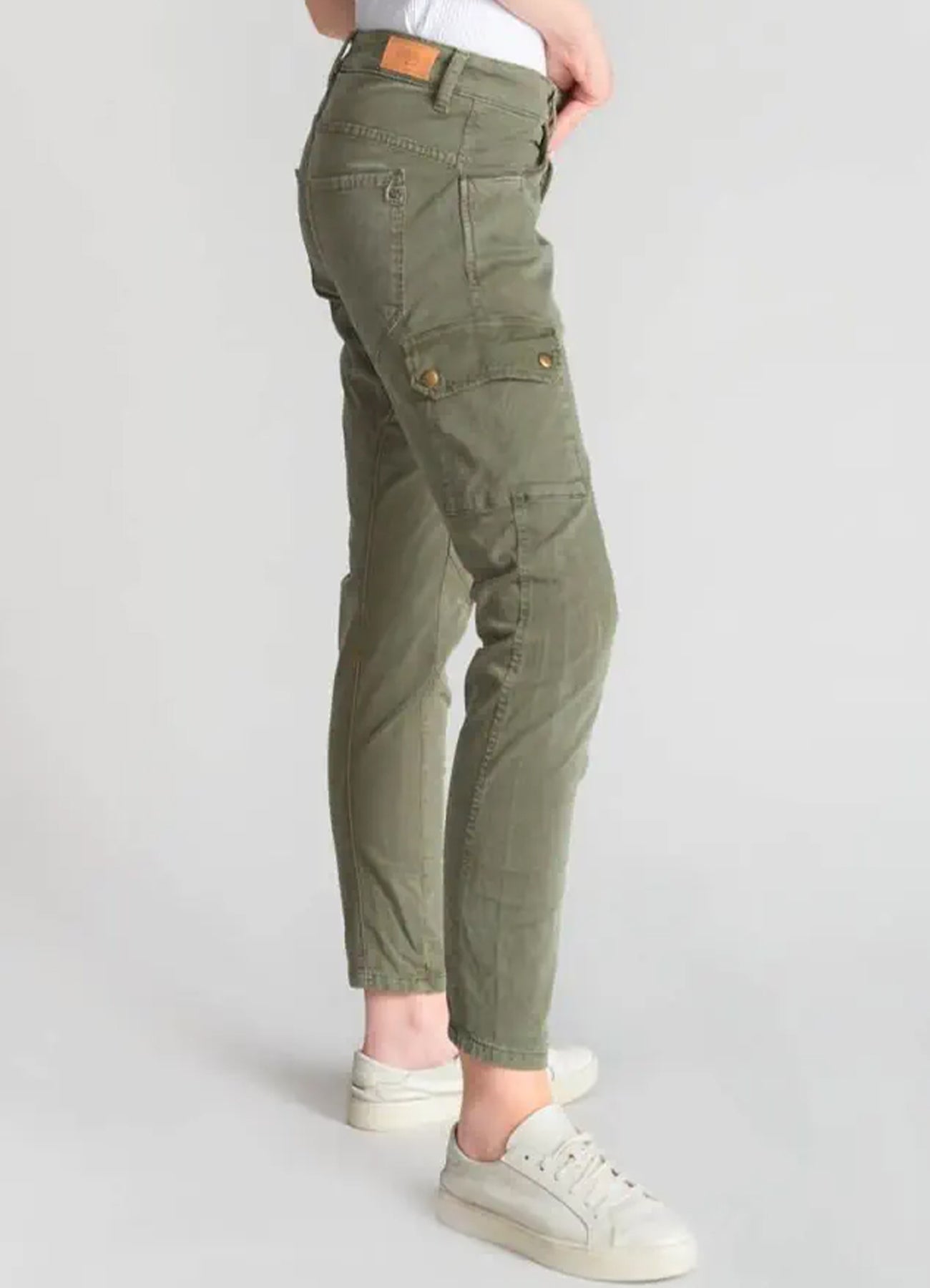 Pants : Khaki