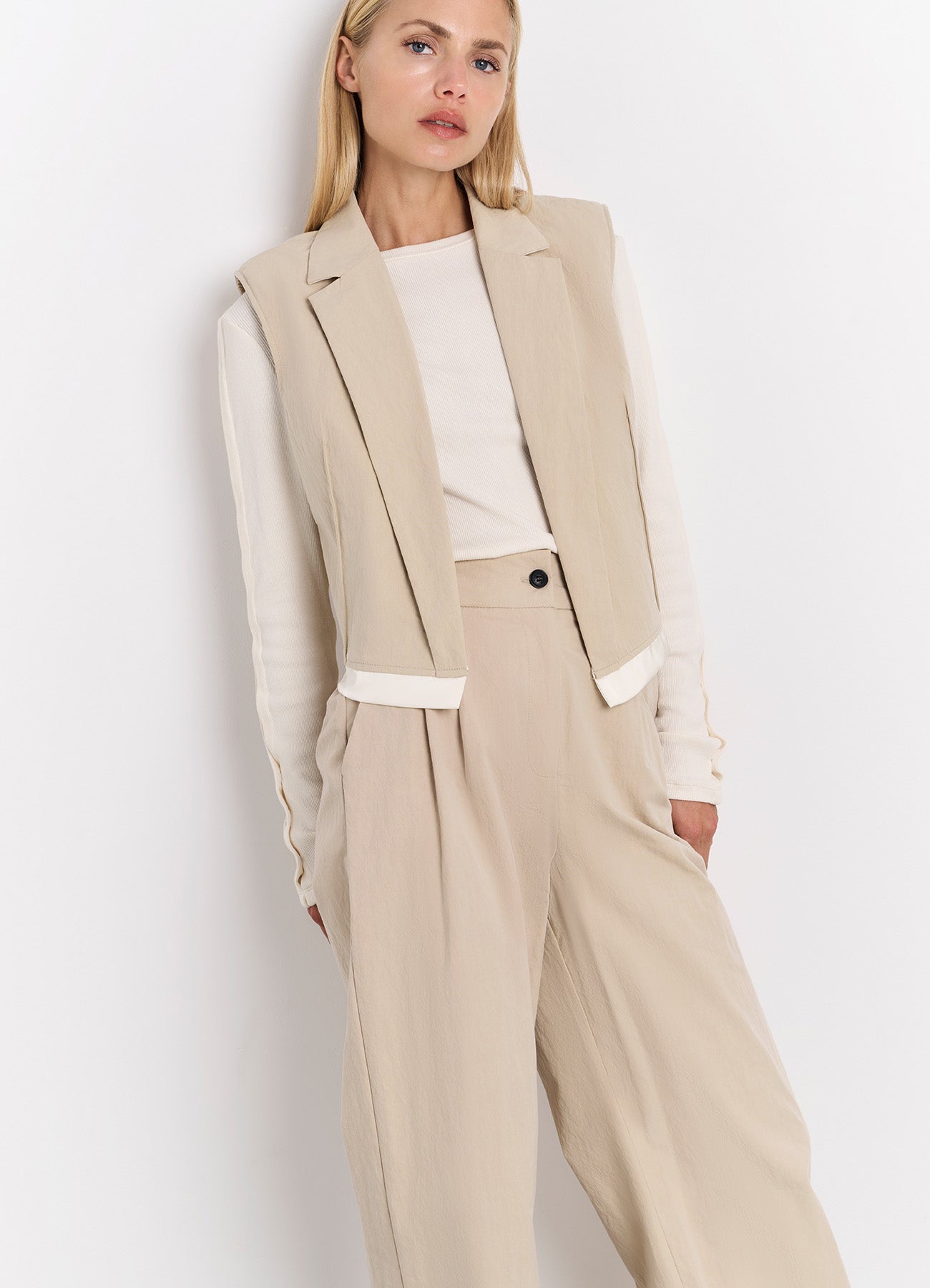 Long Sleeve Top With Buttons On Sleeves : Off White Knit 99990