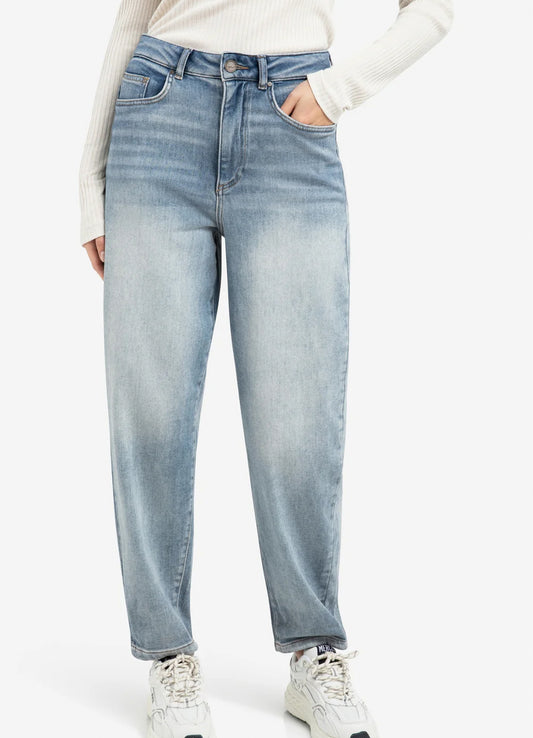 Loose Fit High Waist Denim : Blue Denim 01111
