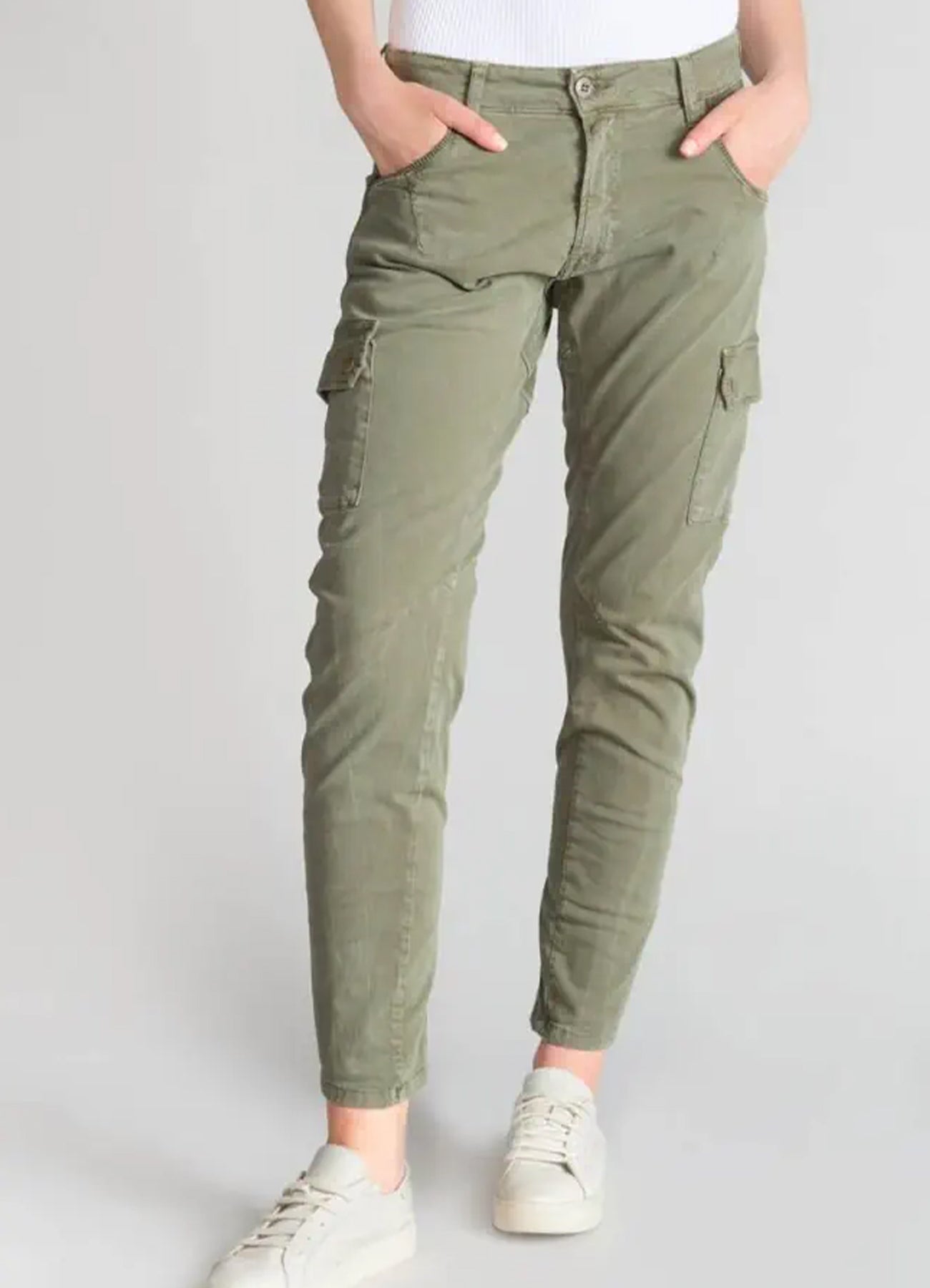 Pants : Khaki